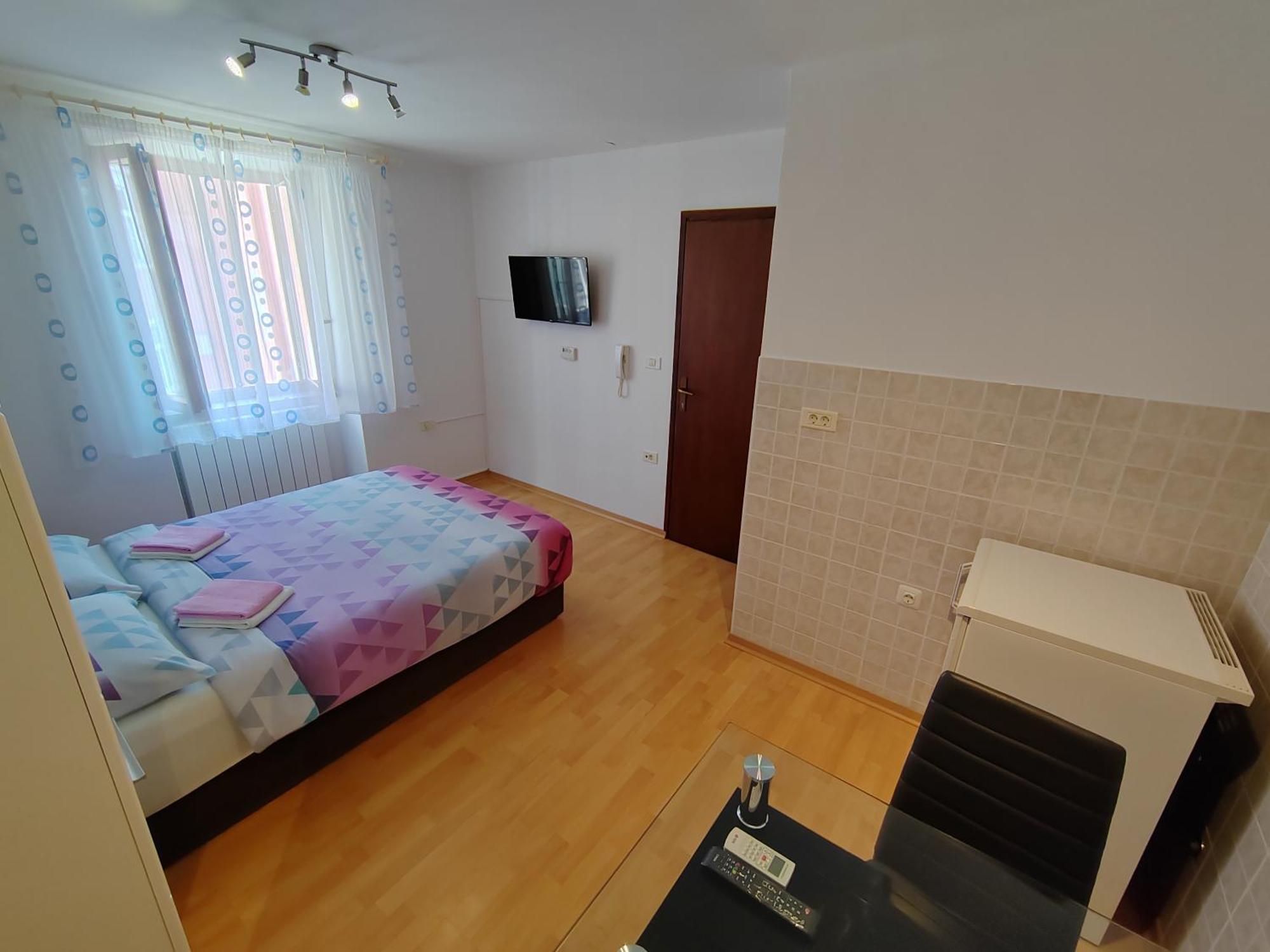 Rooms Neda إيزولا الغرفة الصورة